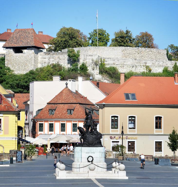 Varkapitany Apartman Eger Exteriér fotografie